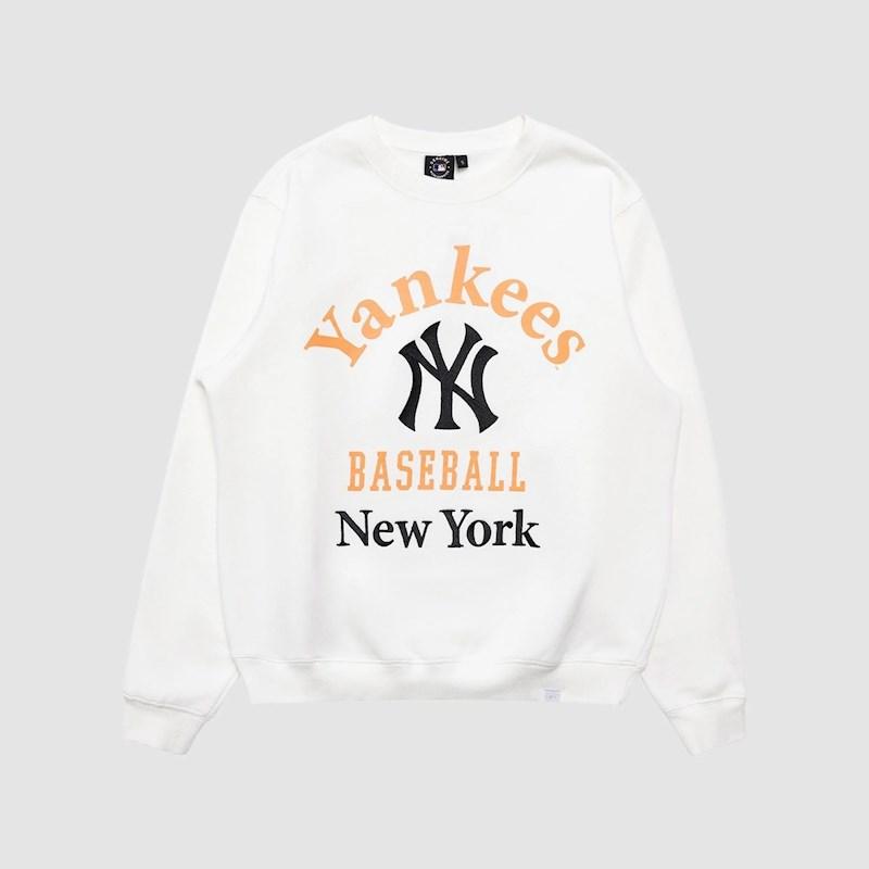 Nike Over Arch (MLB New York Yankees) Men's Long-Sleeve T-Shirt.